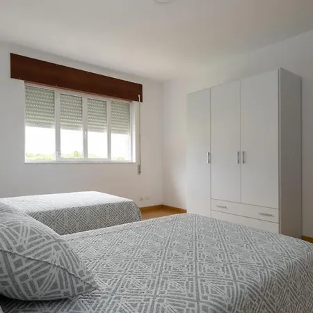 Apartment - 4 Bedrooms - 60274 Apartment Carnota