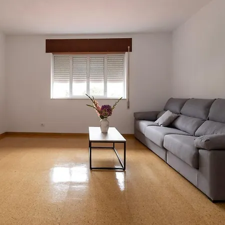 Apartment - 4 Bedrooms - 60274 *